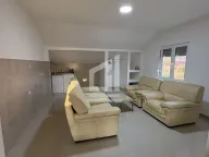 Izdavanje, kuća, 350m², Zlatica, Podgorica - image 16