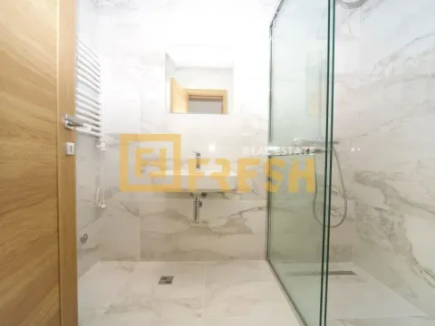 Izdavanje, trosoban stan, 104m², City Kvart, Podgorica - image 11