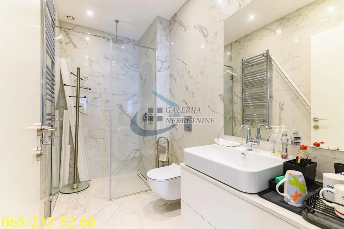 Prodaja, trosoban stan, 95m², Novi Beograd Blok 65, Novi Beograd Sve Podlokacije