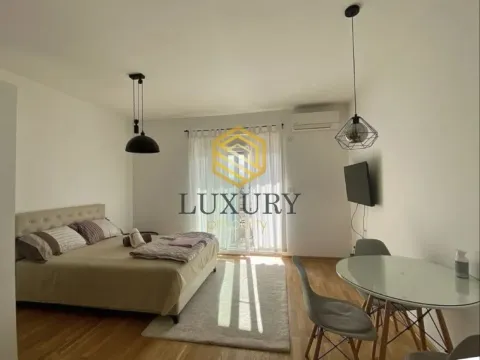 Rent, studio apartment, 31m², City Kvart, Podgorica - image 1