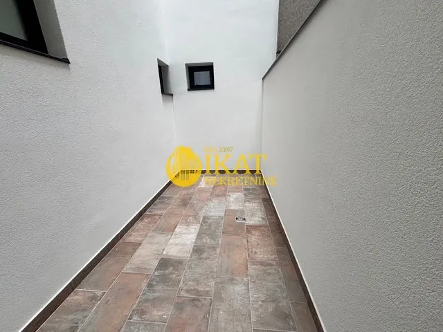 Sale, two bedroom apartment, 60m², Kluz, Zvezdara Sve Podlokacije