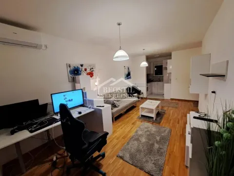 Izdavanje, dvosoban stan, 45m², Ledine, Beograd - image 1