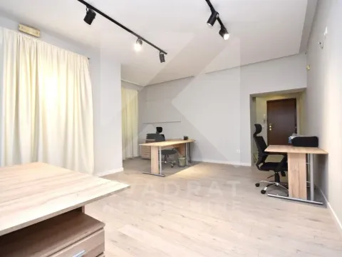 Izdavanje, poslovni prostor, 55m², Centar, Podgorica - image 7