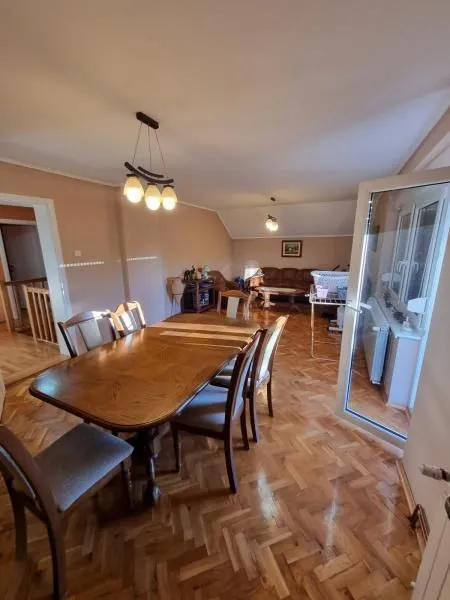 Izdavanje, kuća, 160m², Sremska Kamenica, Petrovaradin