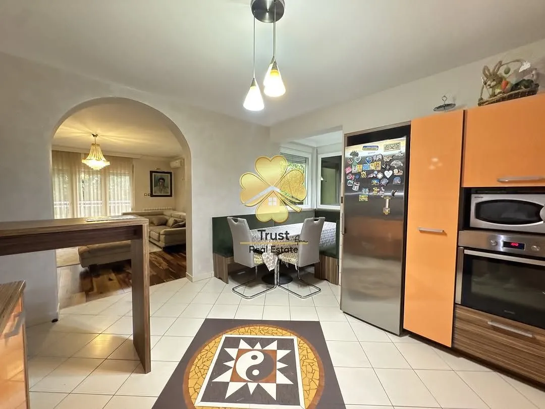 Prodaja, kuća, 175m², Podgorica, Crna Gora