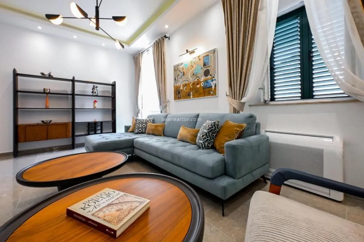 Prodaja, trosoban stan, 90m², Grad, Kotor