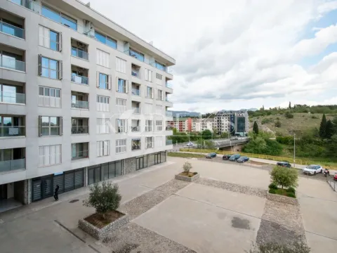 Rent, two bedroom apartment, 72m², Vezirov Most, Podgorica - image 16