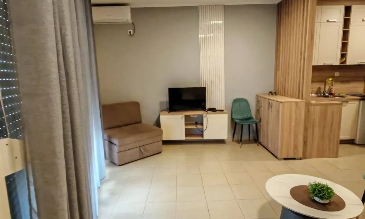 Rent, one bedroom apartment, 35m², Bečići, Budva