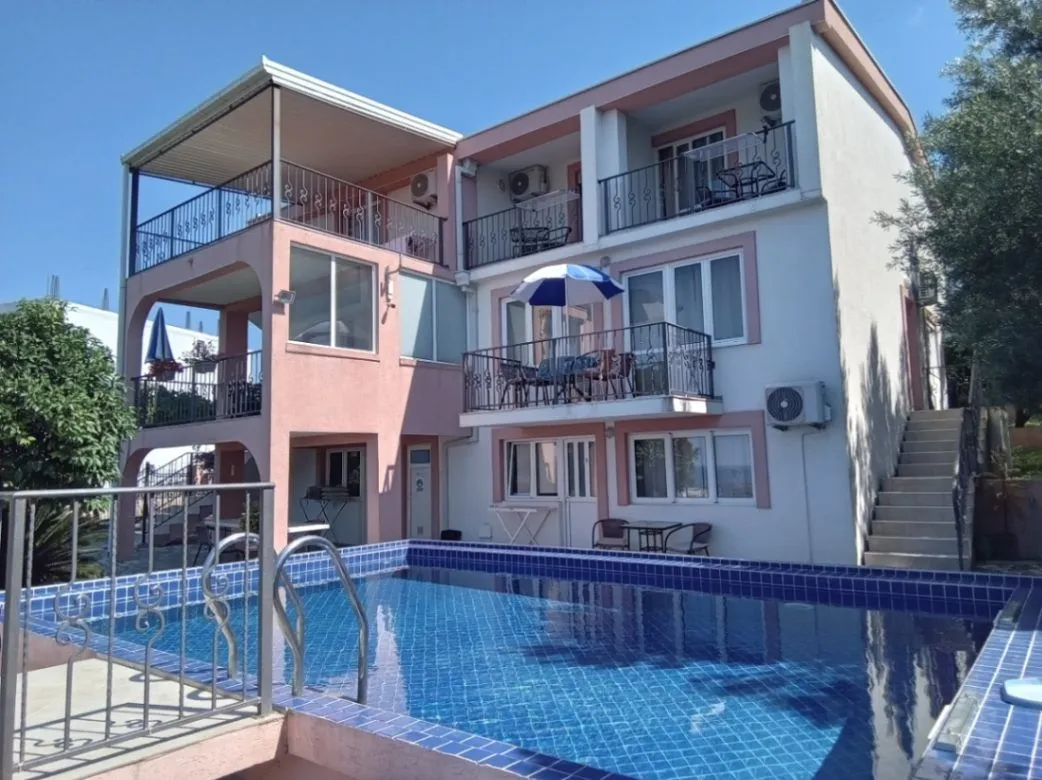 Prodaja, kuća, 250m², Dobre Vode, Bar