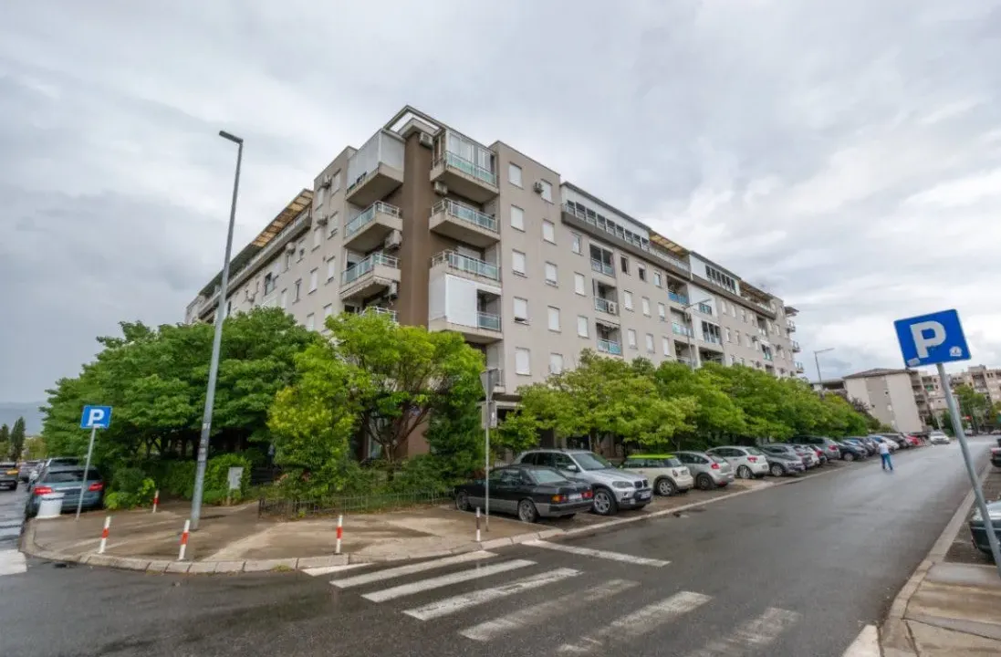 Izdavanje, stan, 97m², Blok 9, Podgorica