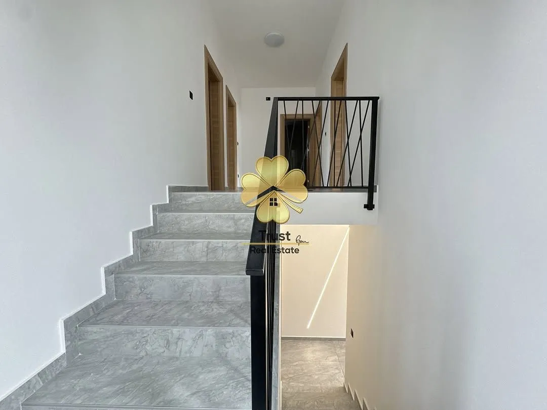 Izdavanje, kuća, 190m², Tološi, Podgorica