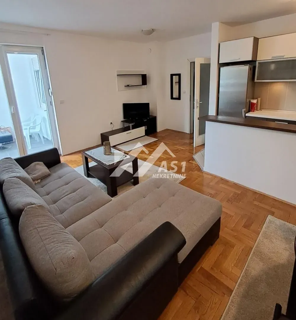 Izdavanje, dvosoban stan, 46m², Grbavica, Novi Sad Sve Podlokacije