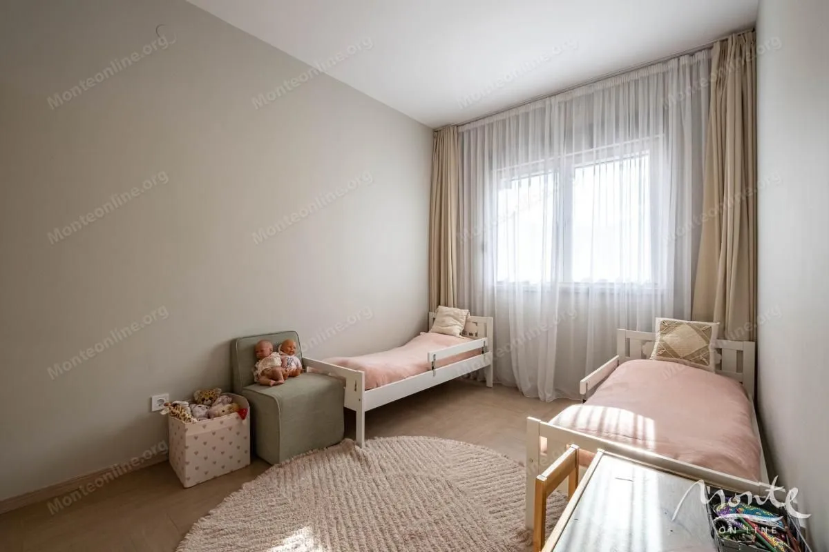 Prodaja, trosoban stan, 114m², Dobrota, Kotor
