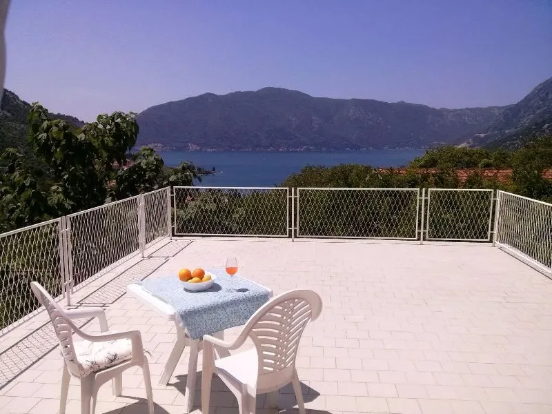 Sale, house, 217m², Risan, Kotor