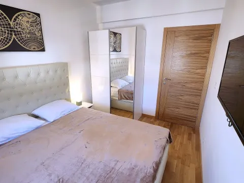 Izdavanje, dvosoban stan, 60m², Bečići, Budva - image 13