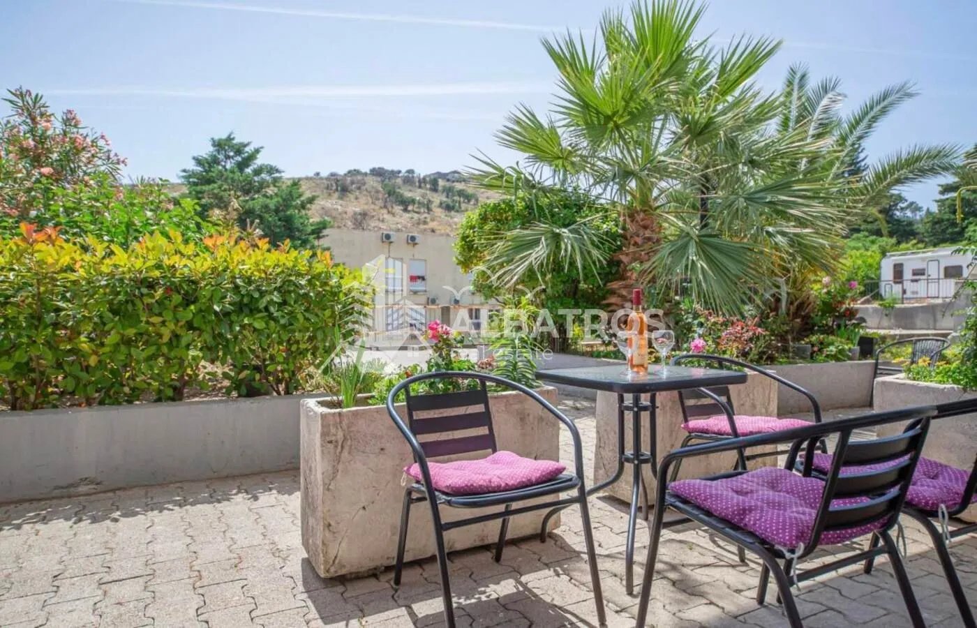 Rent, one bedroom apartment, 33m², Sutomore, Bar