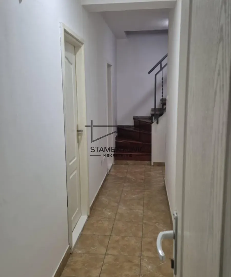Prodaja, trosoban stan, 80m², Bulevar Oslobodjenja, Novi Sad Sve Podlokacije