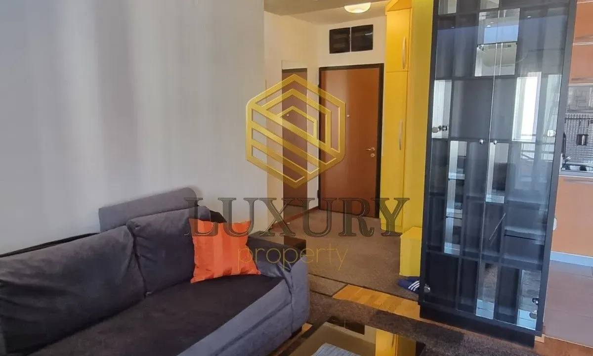 Izdavanje, dvosoban stan, 68m², City Kvart, Podgorica