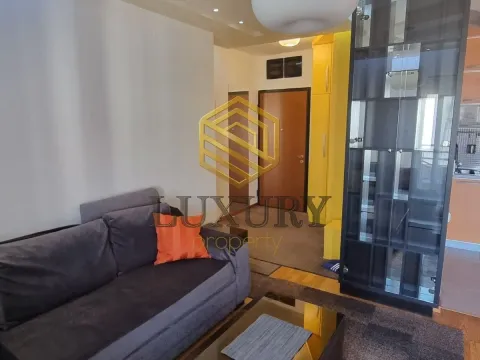 Izdavanje, dvosoban stan, 68m², City Kvart, Podgorica - image 1