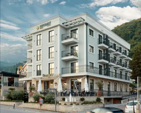 Rent, office space, 85m², Podkošljun, Budva - image 3