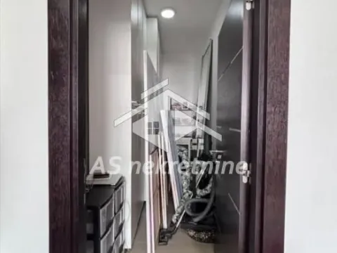 Izdavanje, četvorosoban stan, 105m², Savski Venac, Beograd - image 34