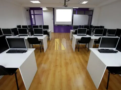 Izdavanje, poslovni prostor, 1000m², Adamovićevo Naselje, Novi Sad Sve Podlokacije - image 3