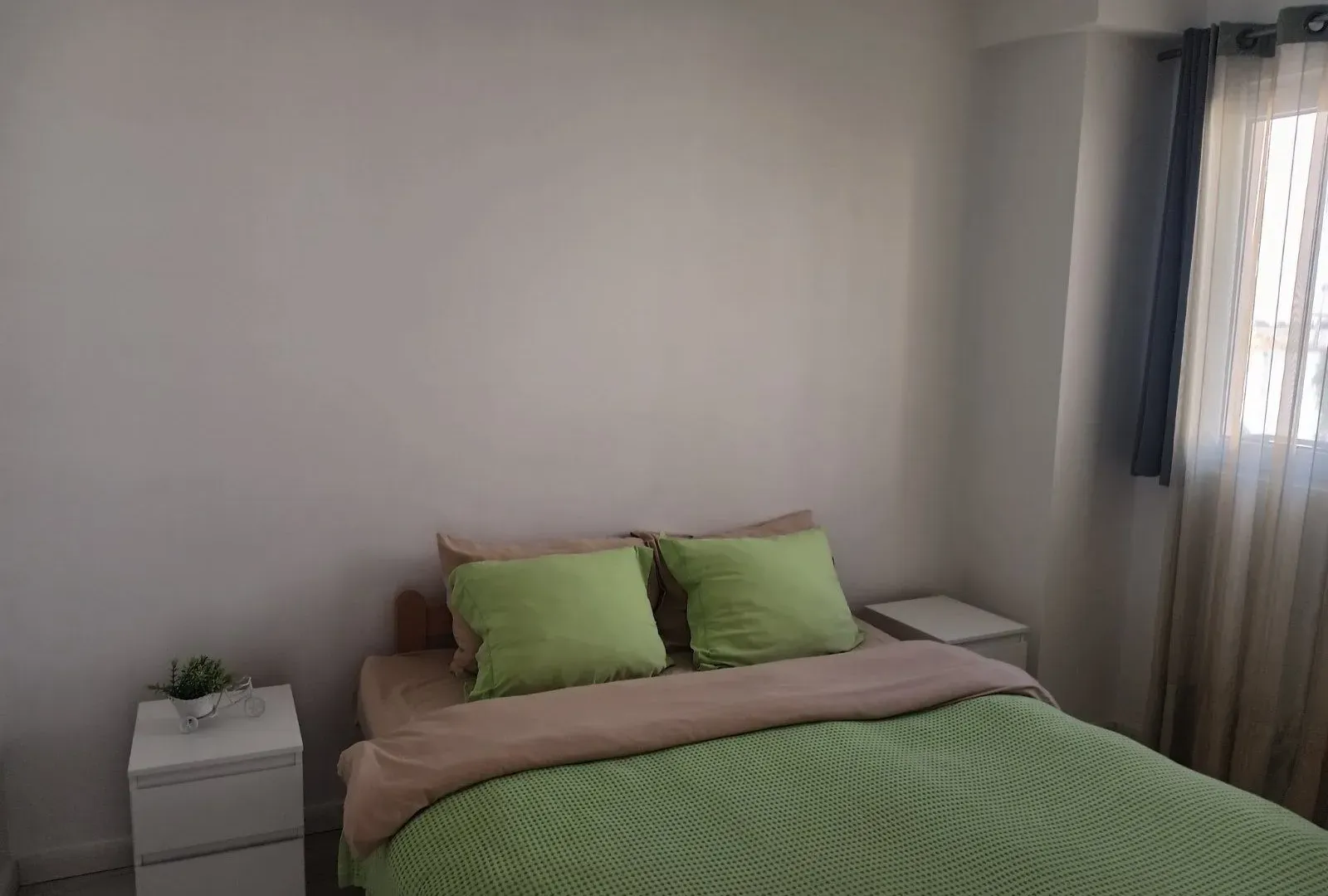 Izdavanje, trosoban stan, 80m², Gradiošnica, Tivat
