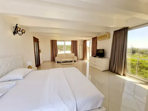 Daily-rent, two bedroom apartment, 120m², Briska Gora, Ulcinj - image 1
