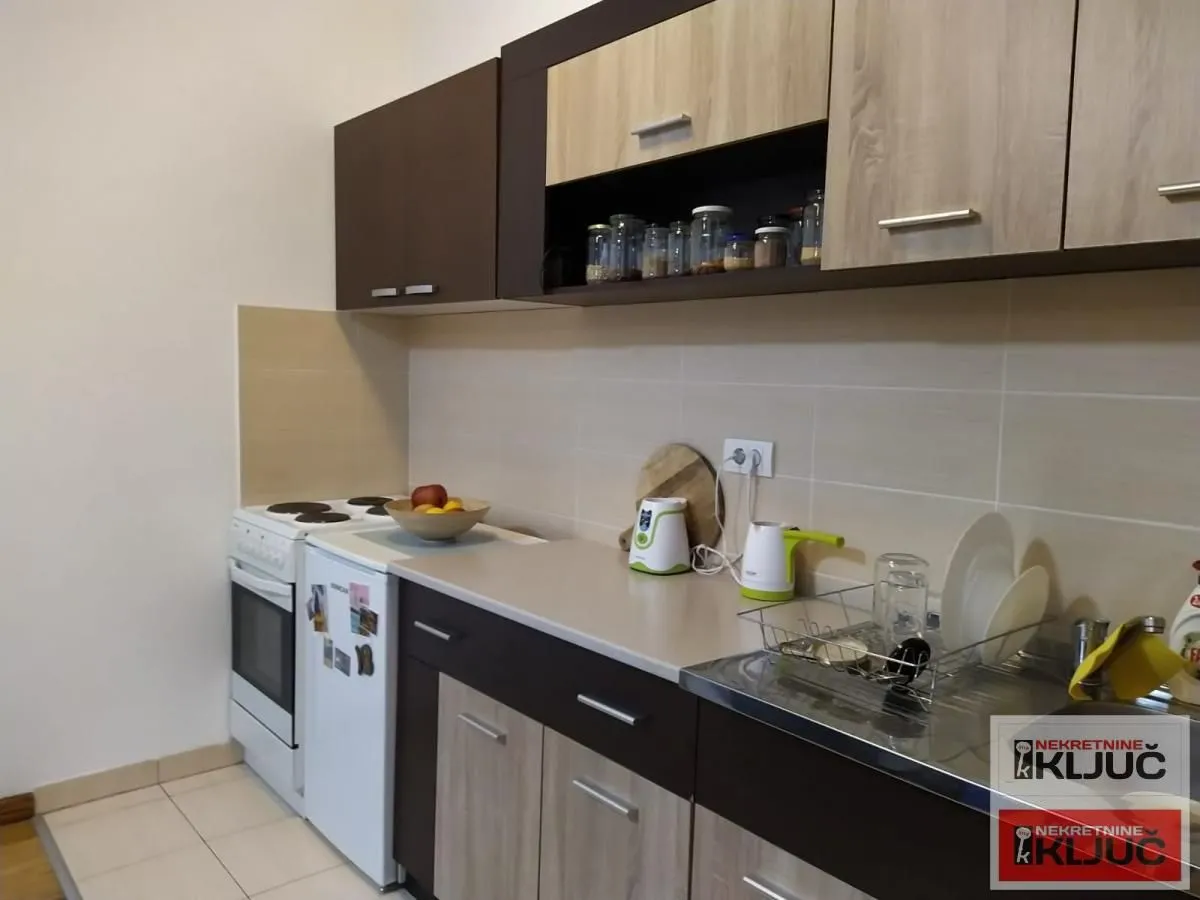 Izdavanje, garsonjera, 28m², Adamovićevo Naselje, Novi Sad Sve Podlokacije