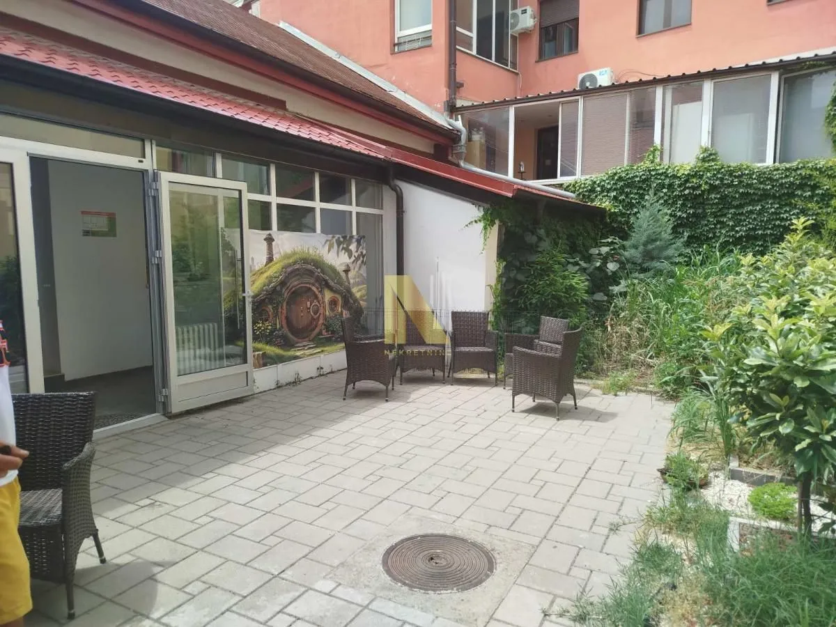 Rent, office space, 160m², Centar, Novi Sad