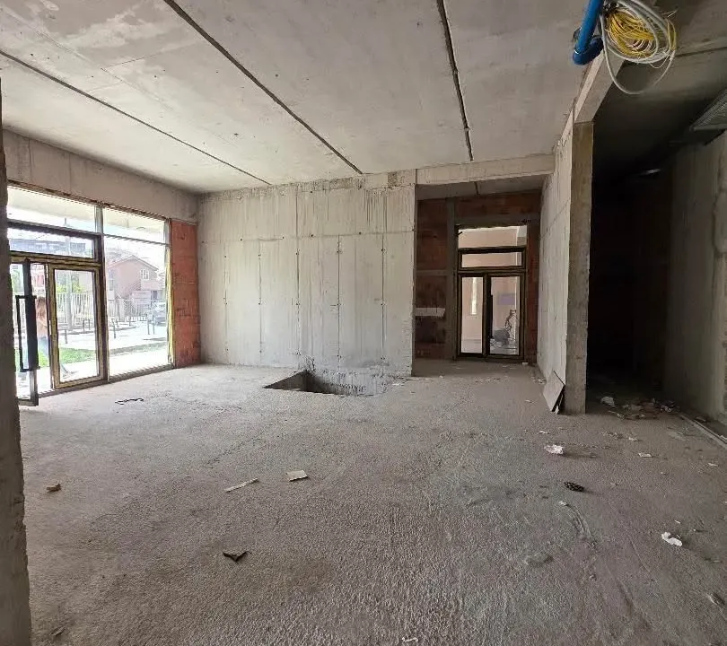 Izdavanje, poslovni prostor, 350m², Central Point, Podgorica