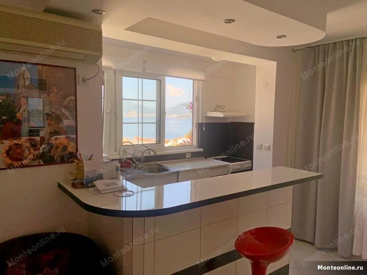 Sale, three bedroom apartment, 164m², Sveti Stefan, Budva