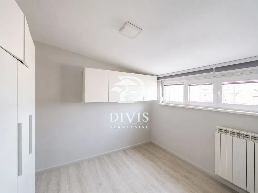 Sale, apartment, 118m², Đeram Pijaca, Beograd