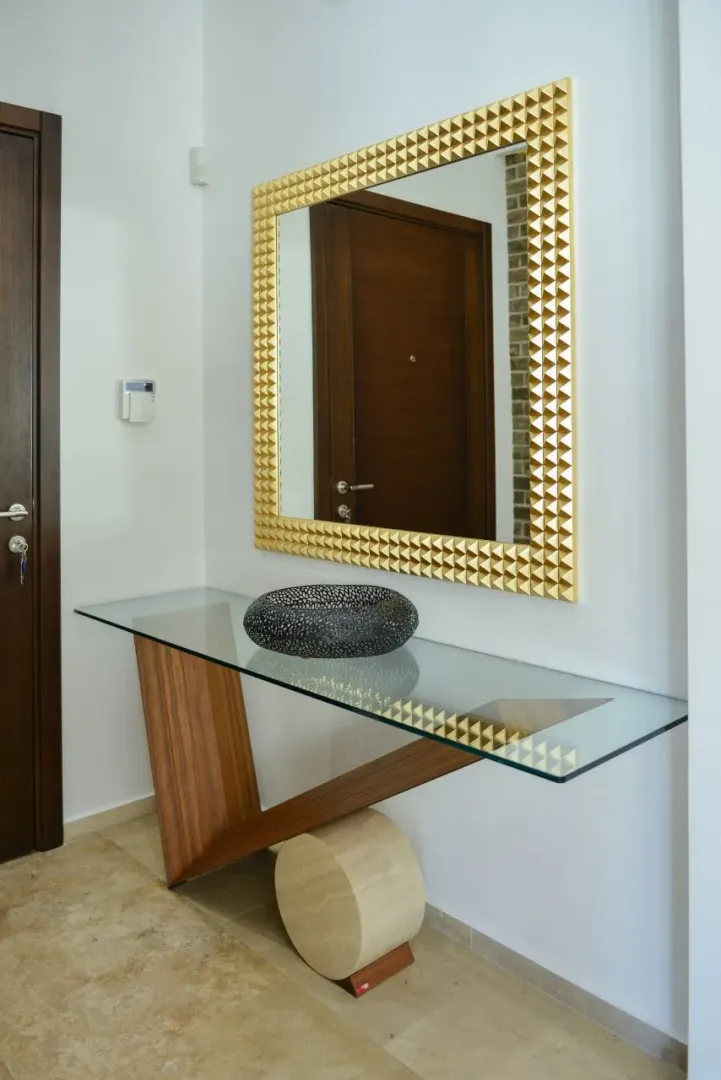 Prodaja, trosoban stan, 218m², Centar, Budva