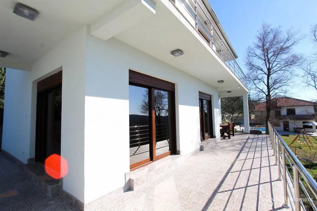Prodaja, kuća, 392m², Prijeradi, Kotor