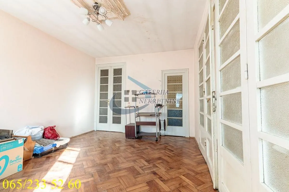Prodaja, trosoban stan, 77m², Stari Grad, Beograd
