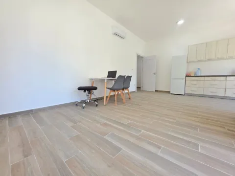 Prodaja, dvosoban stan, 74m², Bečići, Budva - image 7