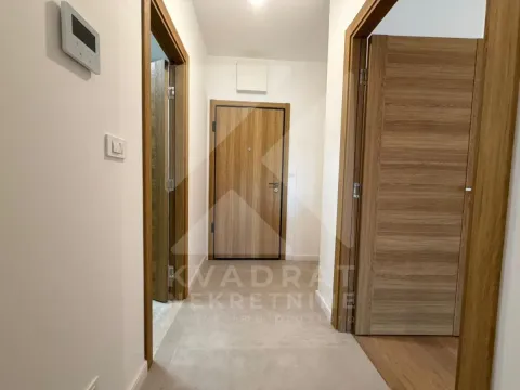 Izdavanje, jednosoban stan, 47m², New City, Podgorica - image 8
