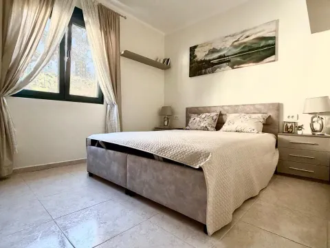 Prodaja, dvosoban stan, 90m², Dobrota, Kotor - image 5