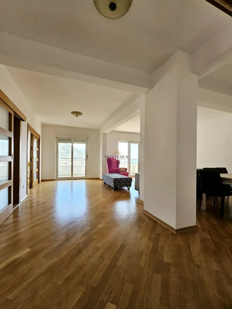 Rent, three bedroom apartment, 140m², Centar, Budva