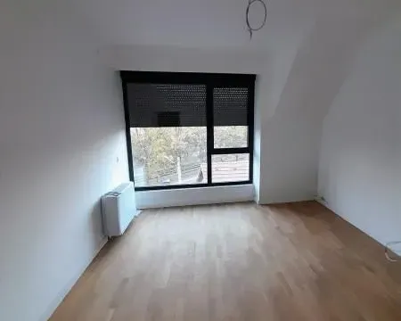 Rent, office space, 130m², Palilula, Niš