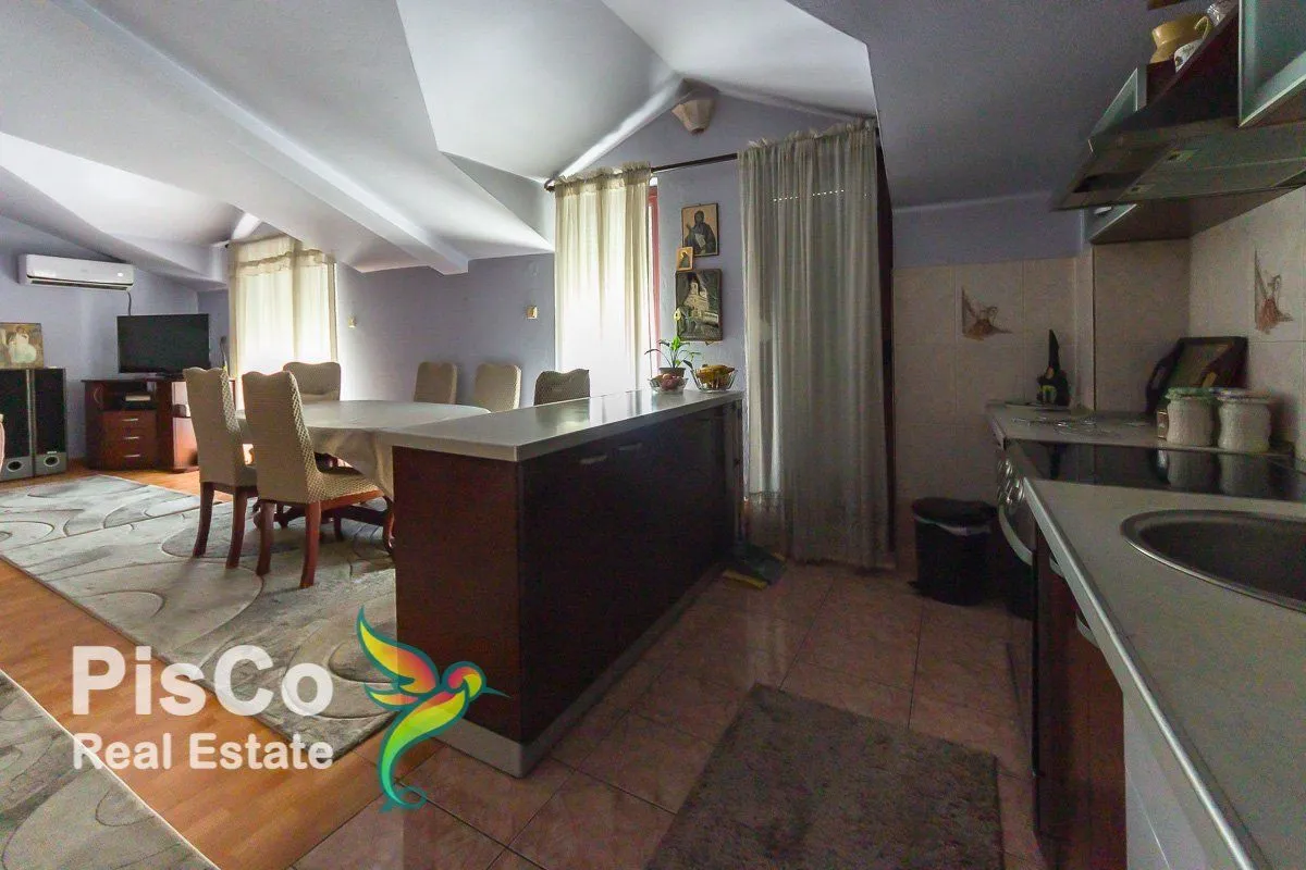 Prodaja, kuća, 375m², Zagorič, Podgorica