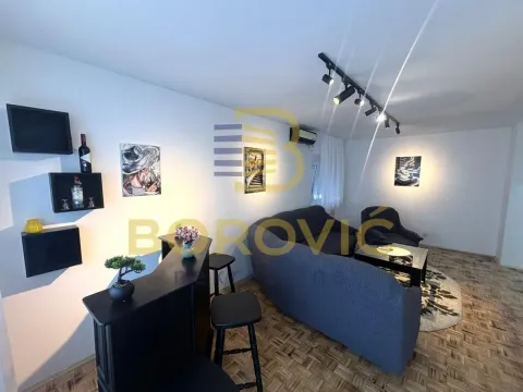 Izdavanje, dvosoban stan, 70m², Novi Beograd Blok 72, Novi Beograd Sve Podlokacije - image 2