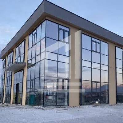 Izdavanje, poslovni prostor, 1950m², Podgorica, Crna Gora