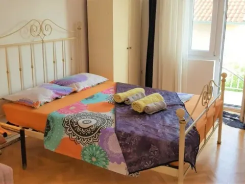 Izdavanje, kuća, 145m², Dobre Vode, Bar - image 2