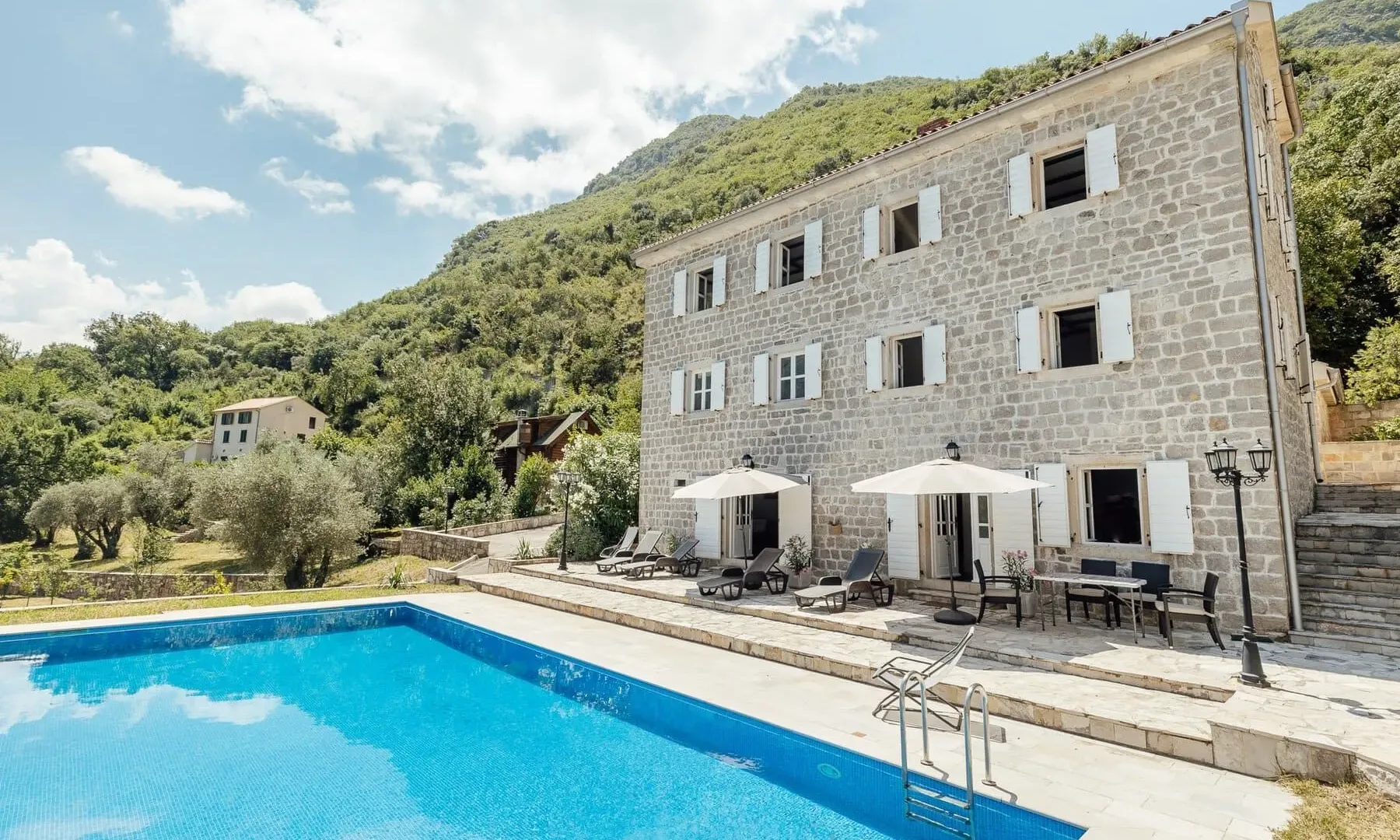 Sale, house, 800m², Prčanj, Kotor