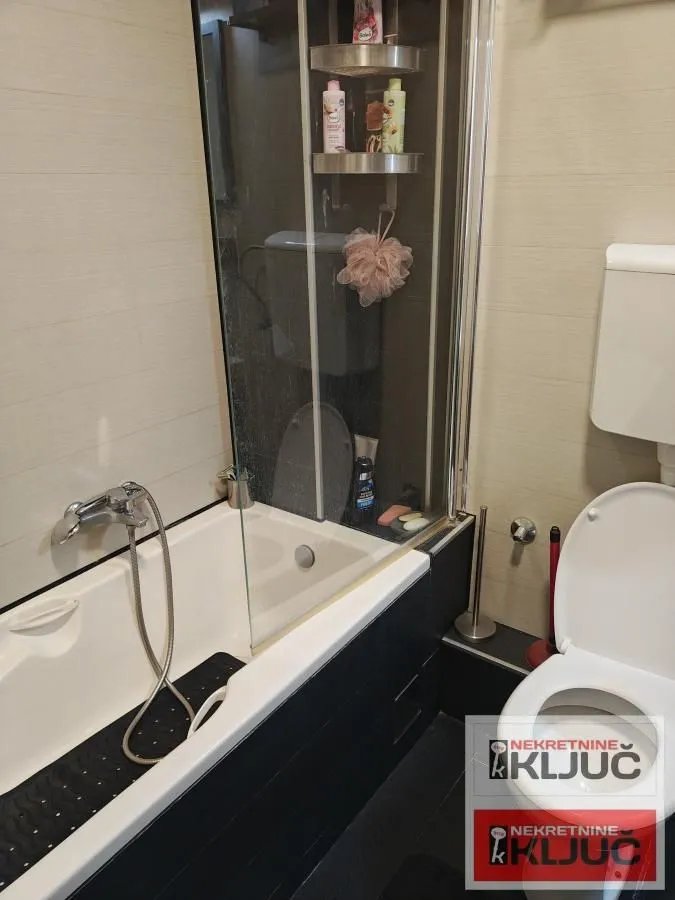 Prodaja, trosoban stan, 70m², Bulevar Oslobodjenja, Novi Sad Sve Podlokacije