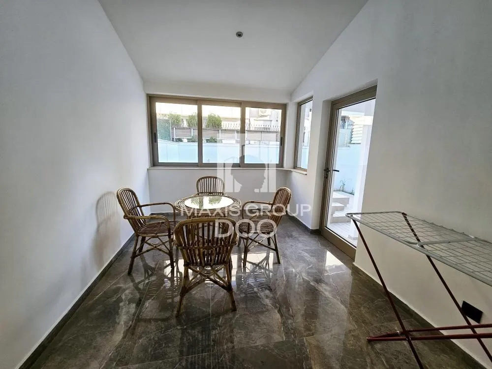 Izdavanje, kuća, 303m², Košutnjak, Beograd