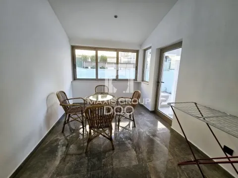 Izdavanje, kuća, 303m², Košutnjak, Beograd - image 18
