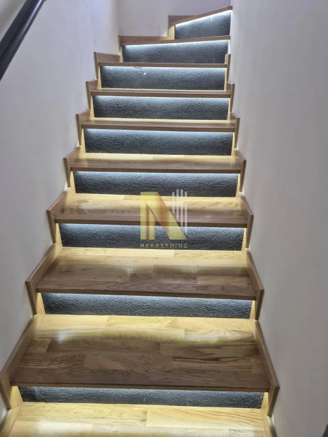 Prodaja, stan, 148m², Vidovdansko naselje, Novi Sad Sve Podlokacije